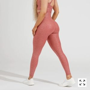 NWT BuffBunny Rosa Legging in Mirage Gold Bossy